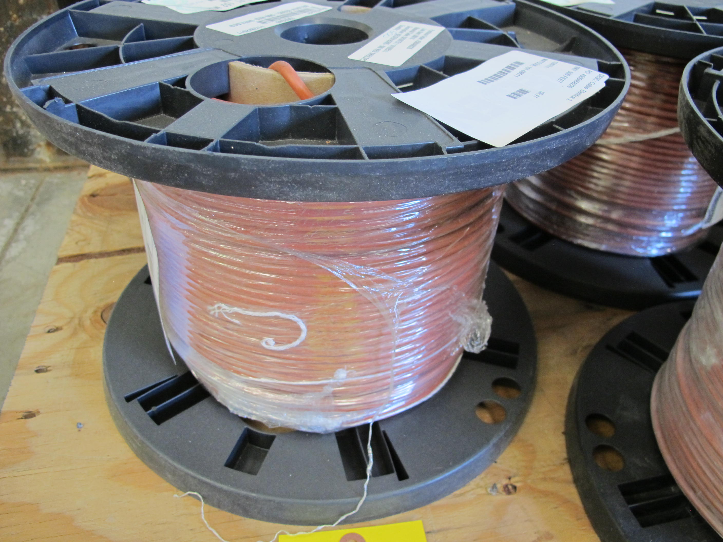 LOT (6000 FT) OF CABLE, ELECTRICAL TYPE, 22 AWG SIZE, 3 CONDUCTOR. SHIELDED, RED SILICONE JACKETED. CABLE CODE N32B. 12 SPOOLS OF 500 FT (W-44) LOADING & HANDLING FEE $15-